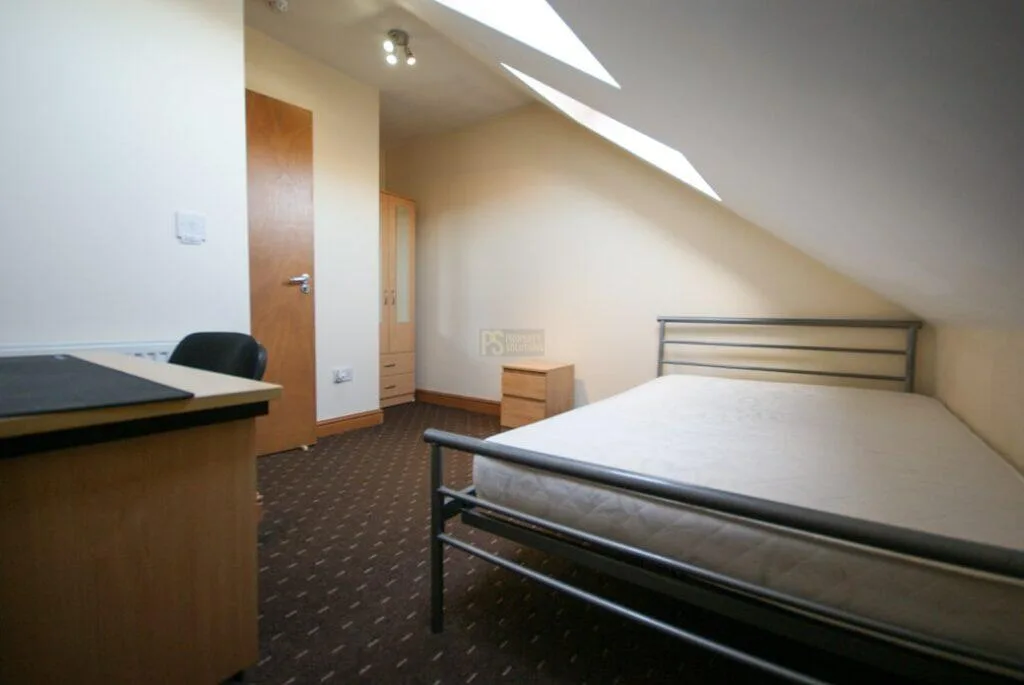 6 bedroom terraced house for rent
