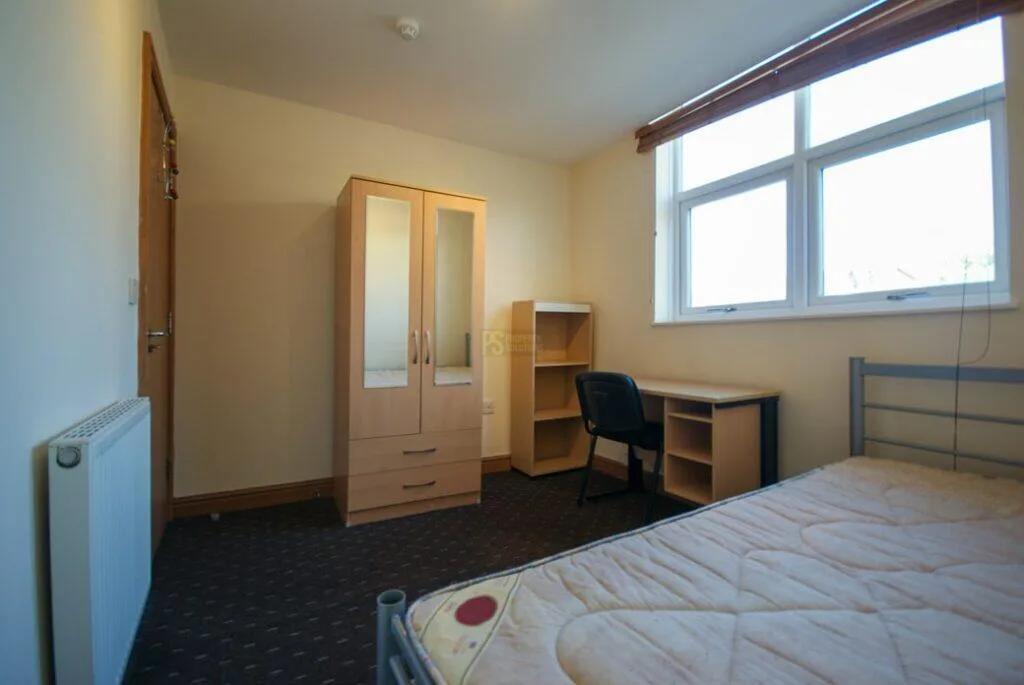 6 bedroom terraced house for rent