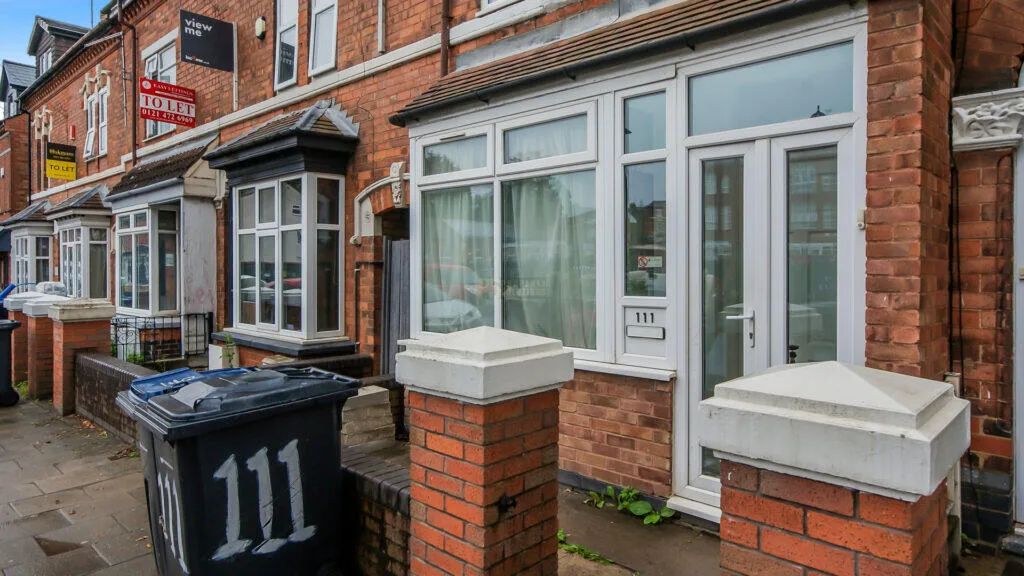 5 bedroom terraced house for rent