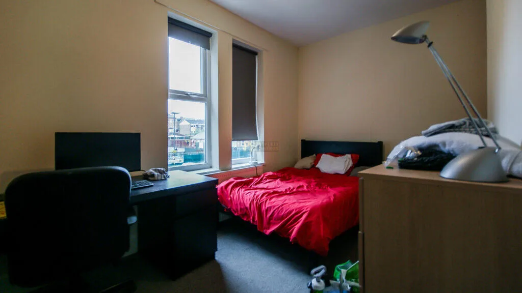 5 bedroom terraced house for rent