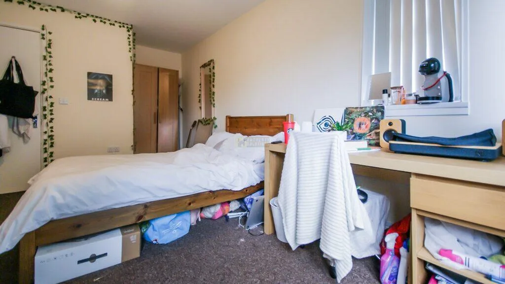 5 bedroom terraced house for rent