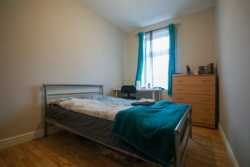 5 bedroom terraced house for rent