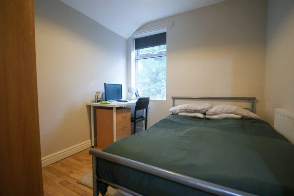 5 bedroom terraced house for rent