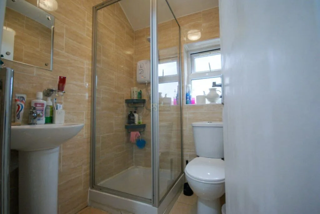 5 bedroom terraced house for rent
