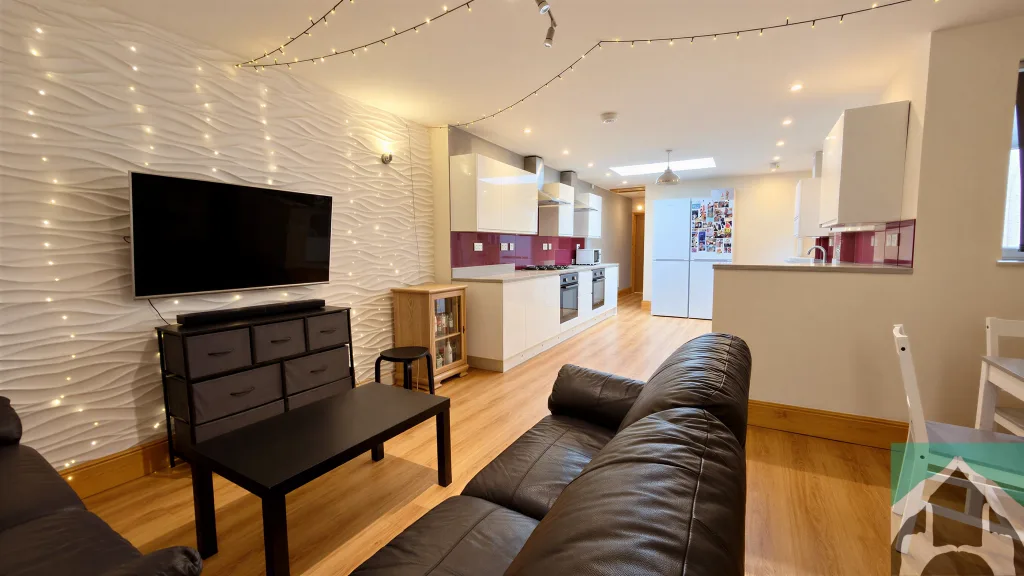 5 bedroom house for rent