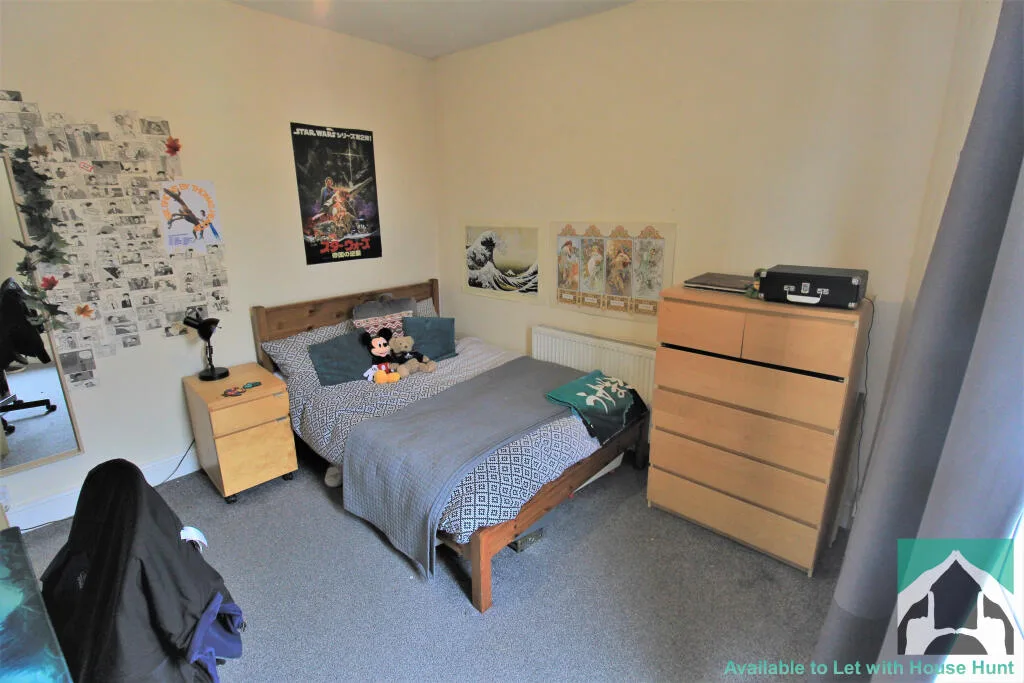 5 bedroom terraced house for rent