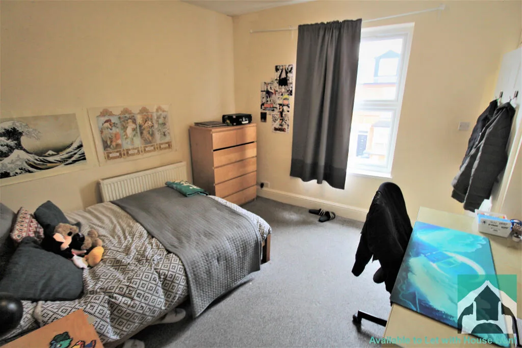 5 bedroom terraced house for rent