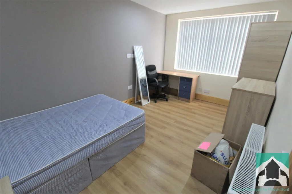 6 bedroom house for rent