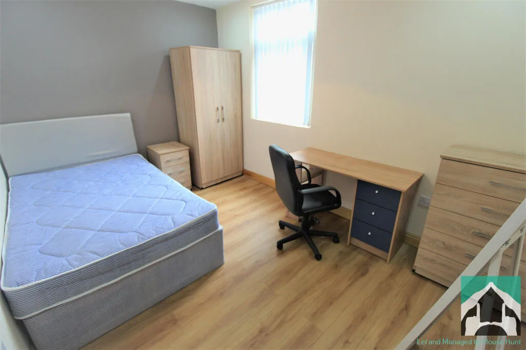 6 bedroom house for rent