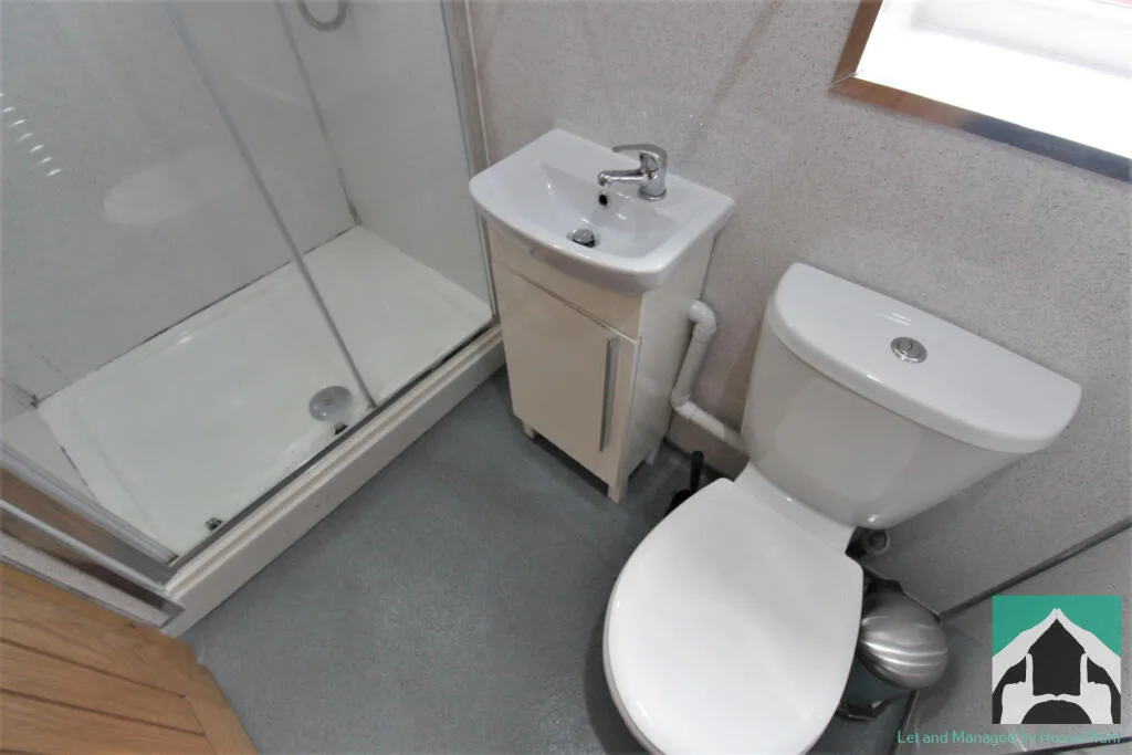 6 bedroom house for rent