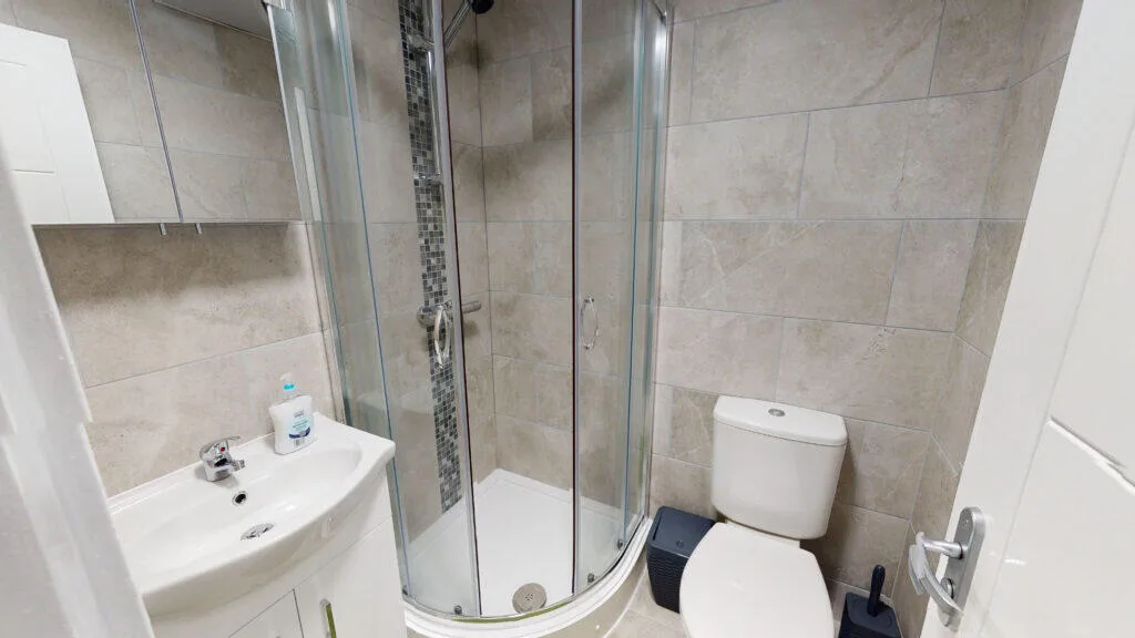 6 bedroom house for rent
