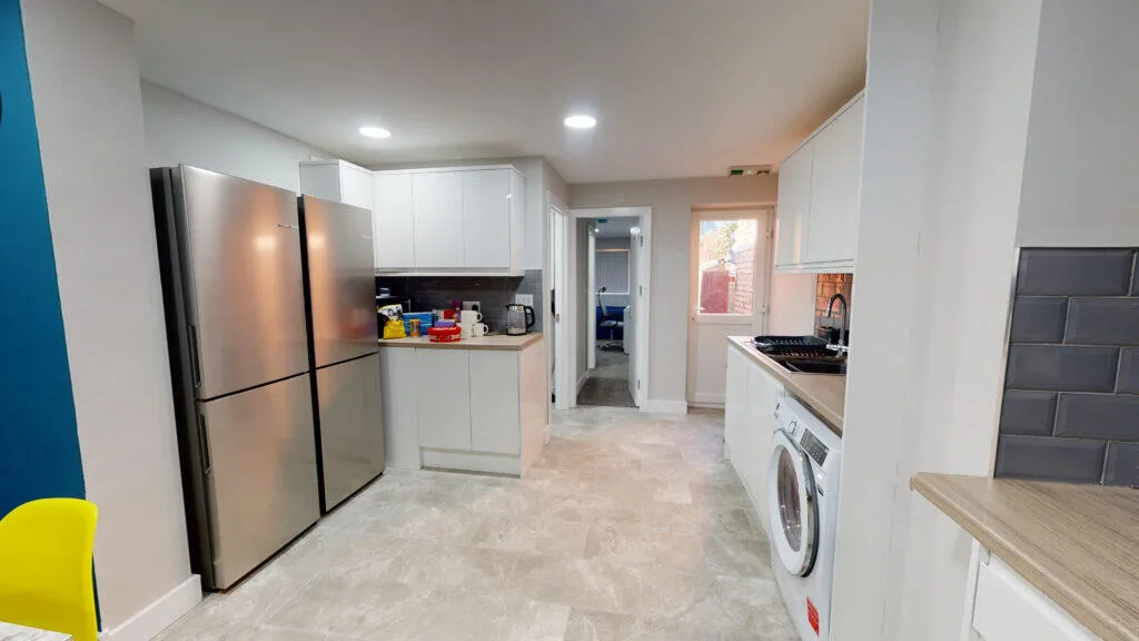 6 bedroom house for rent