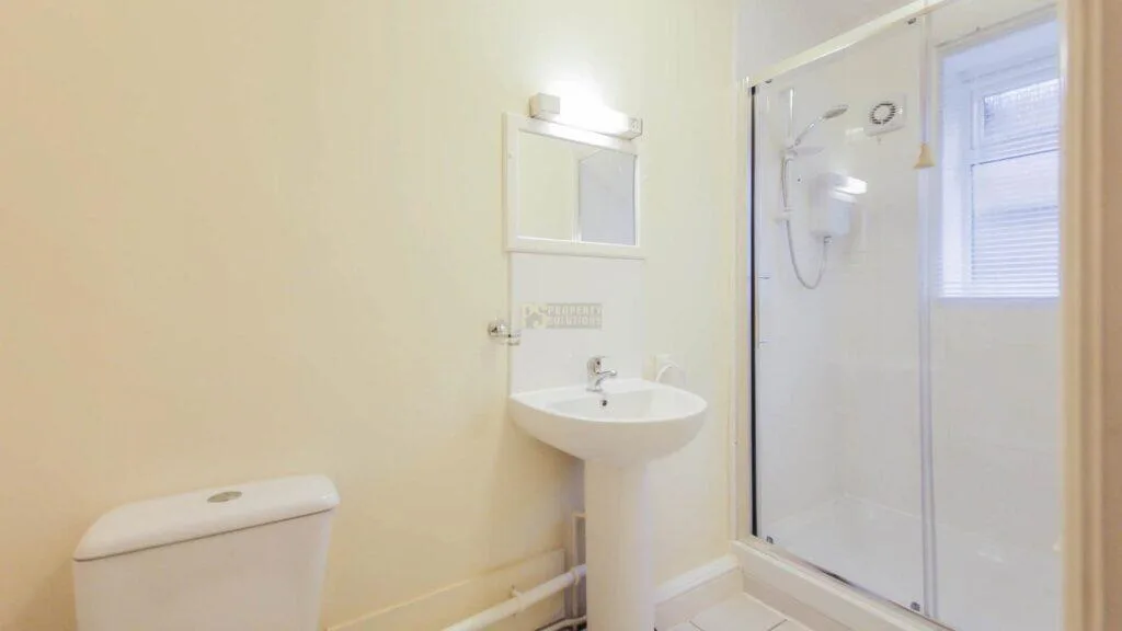 5 bedroom terraced house for rent