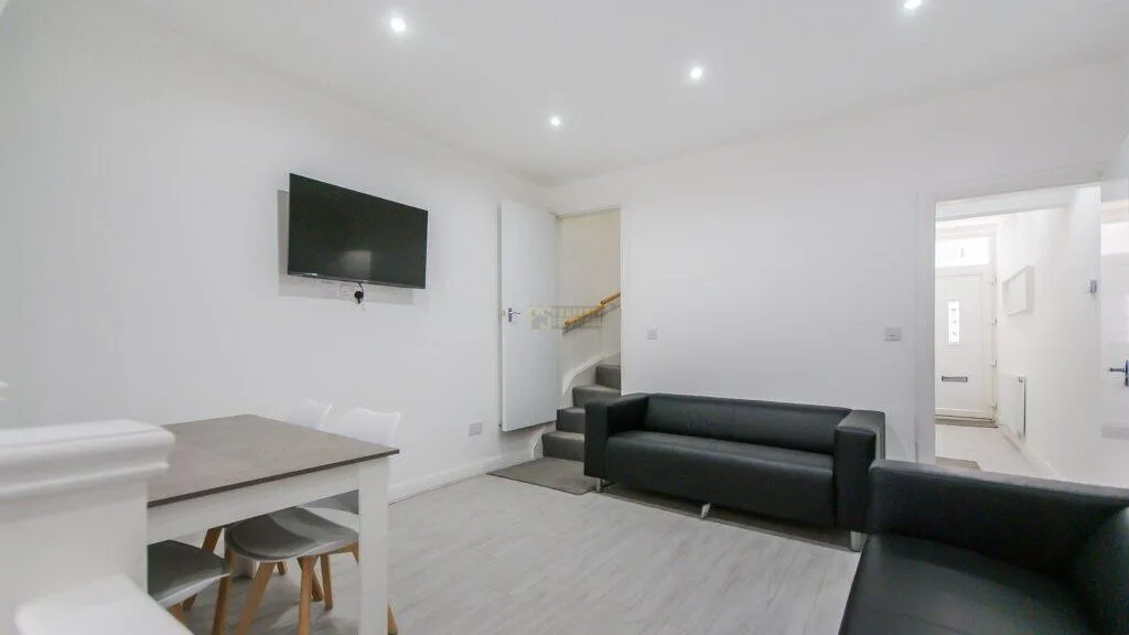 4 bedroom terraced house for rent
