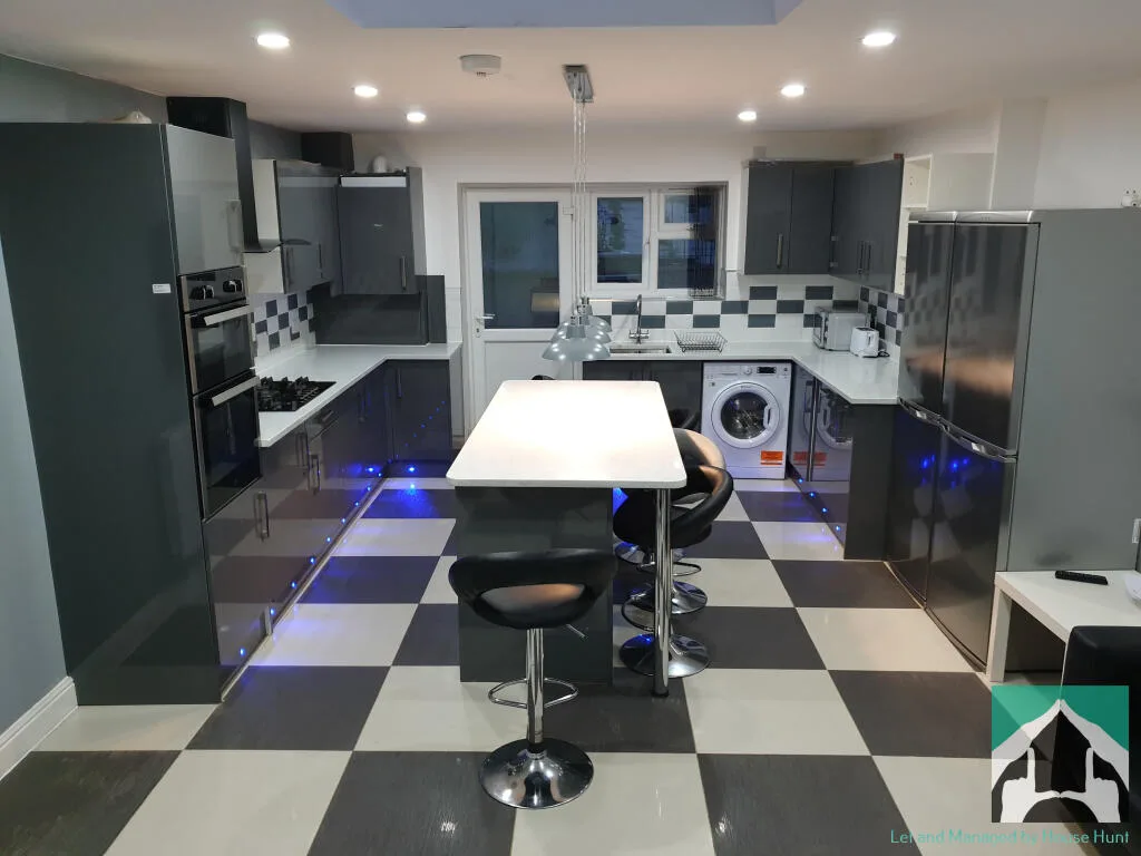 5 bedroom house for rent