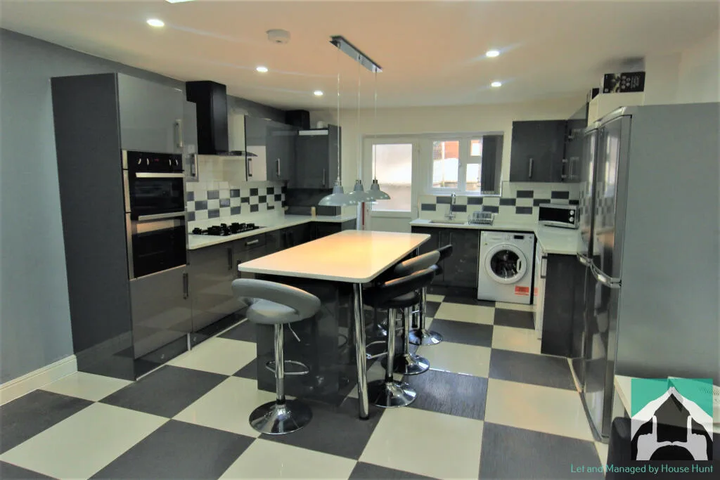 5 bedroom house for rent