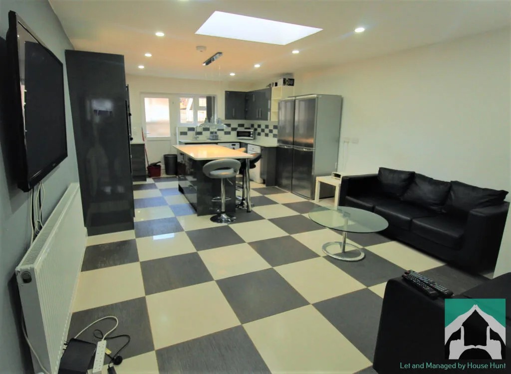 5 bedroom house for rent