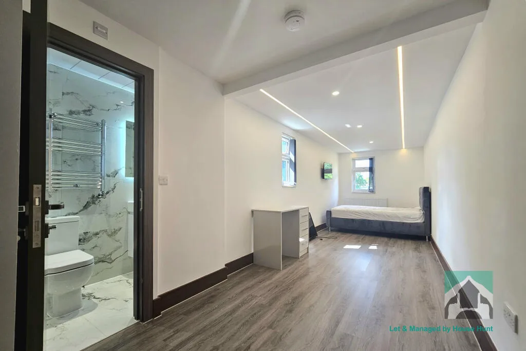 6 bedroom terraced house for rent