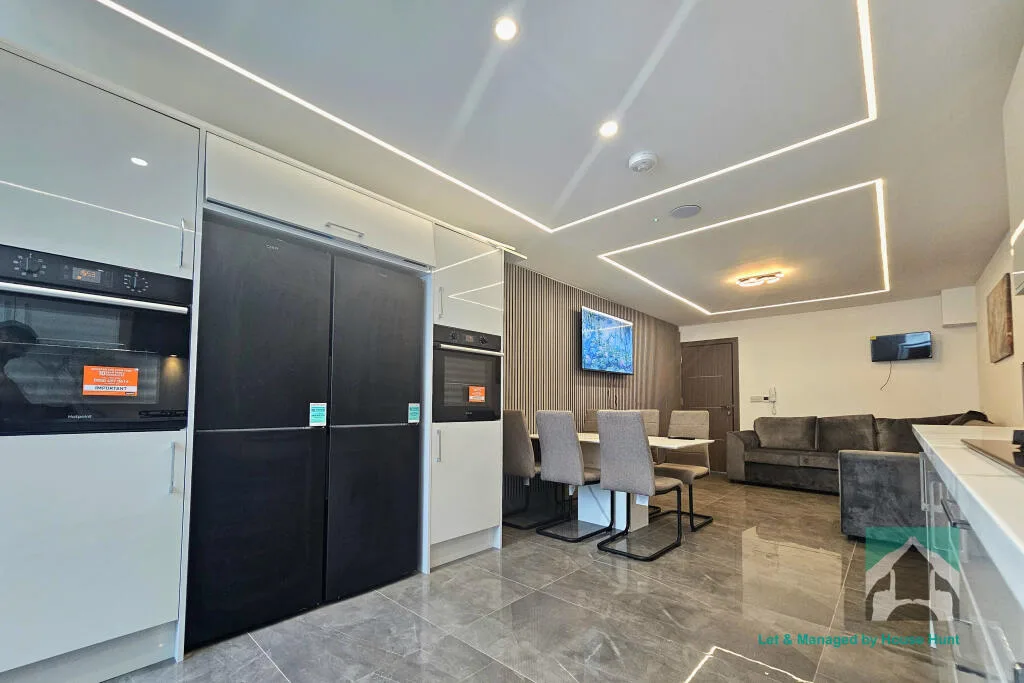 6 bedroom terraced house for rent