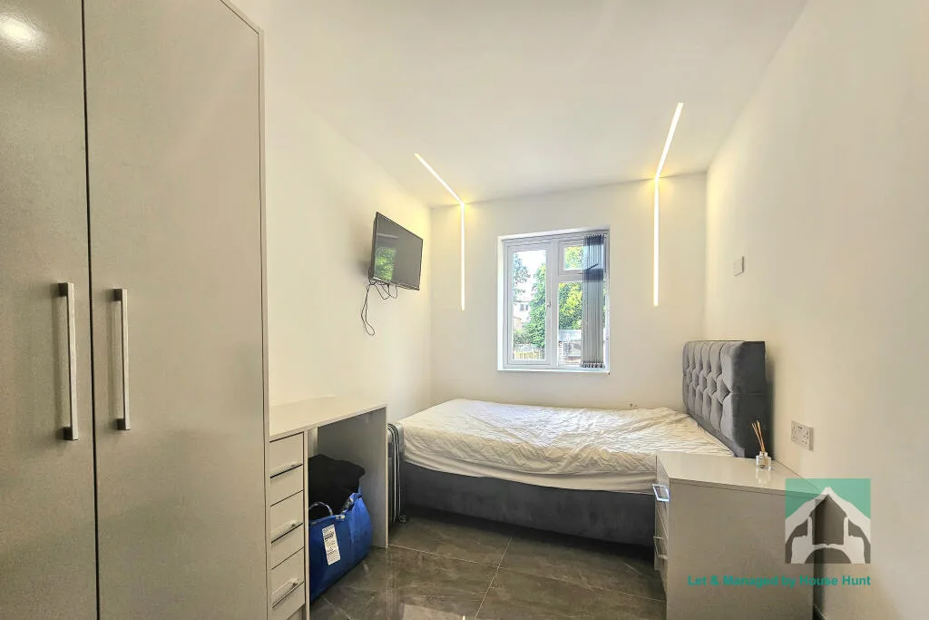 6 bedroom terraced house for rent