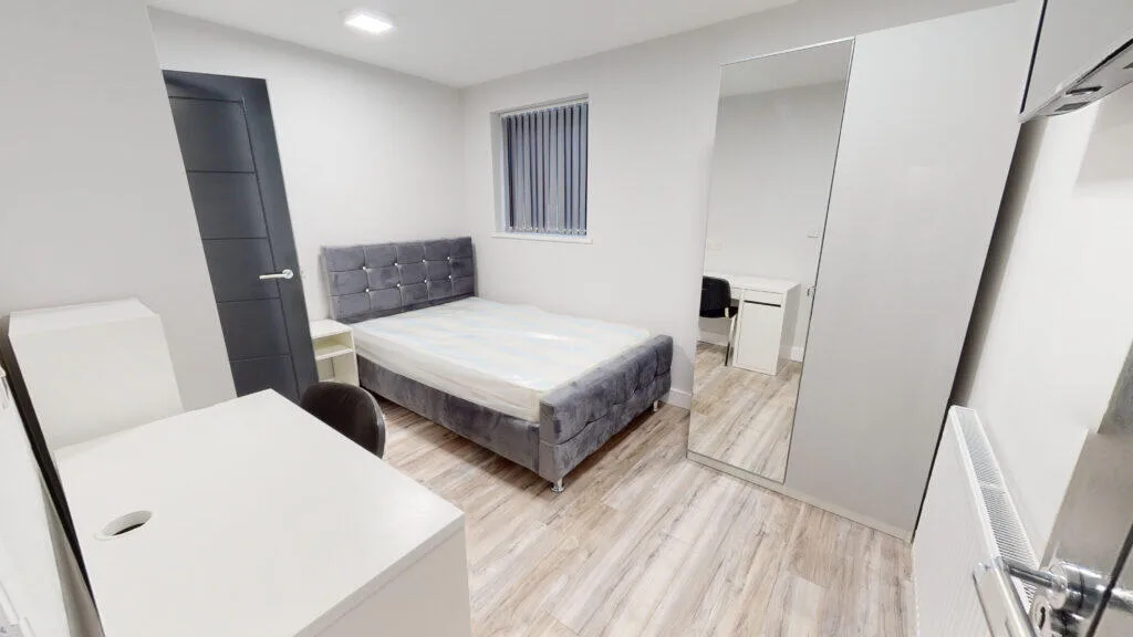 6 bedroom house for rent