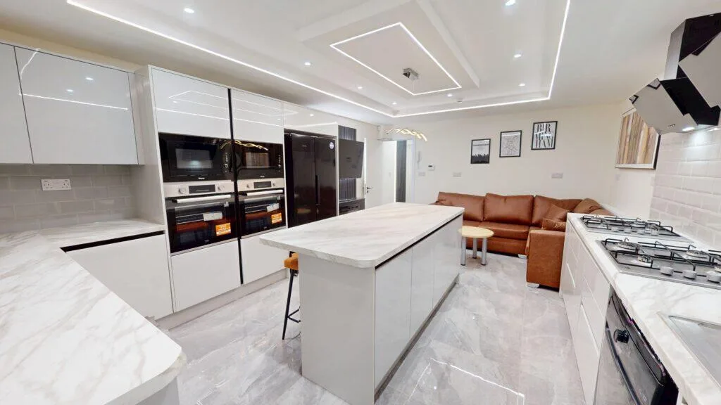 6 bedroom house for rent