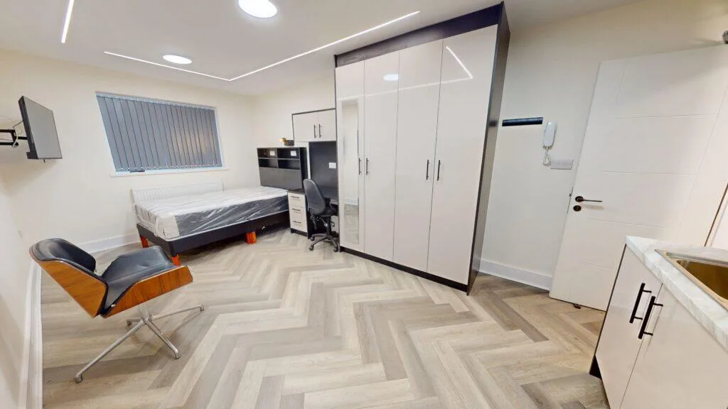 6 bedroom house for rent
