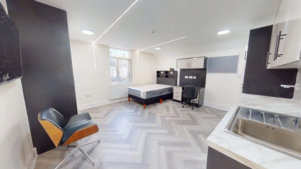 6 bedroom house for rent