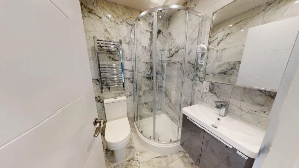 6 bedroom house for rent