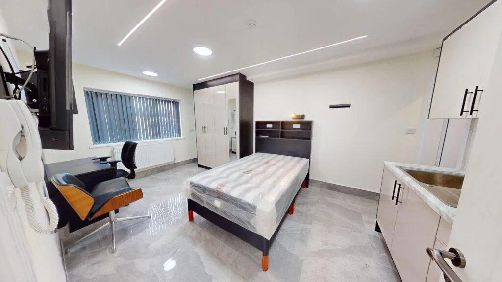6 bedroom house for rent