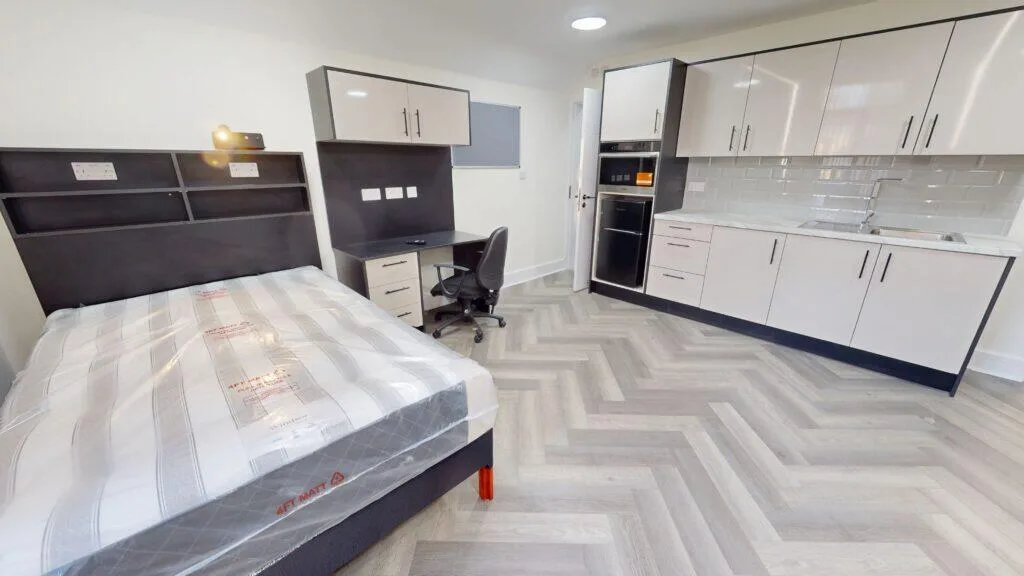 6 bedroom house for rent