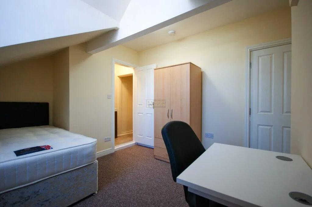 4 bedroom terraced house for rent
