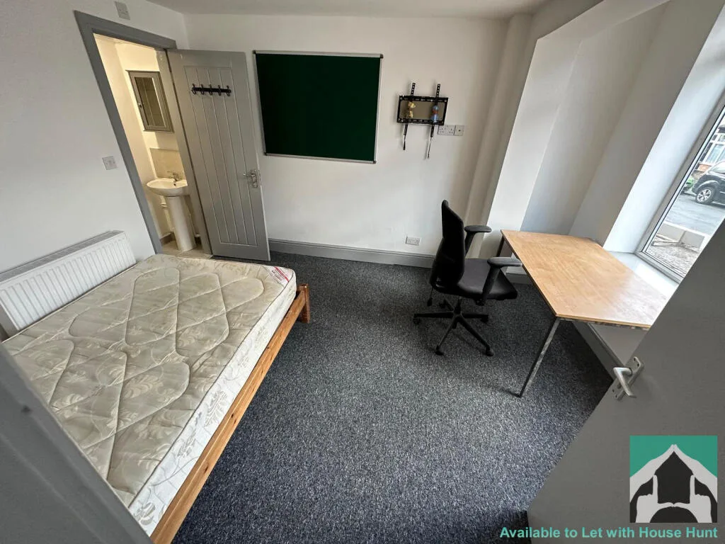 5 bedroom terraced house for rent