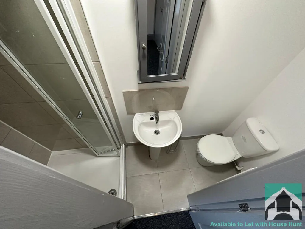 5 bedroom terraced house for rent