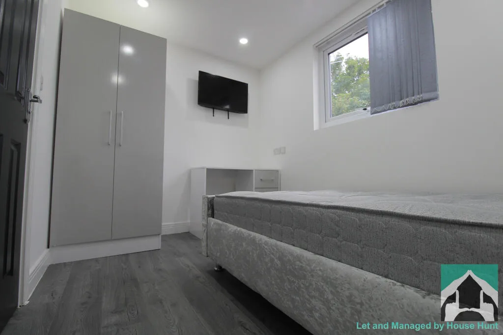 5 bedroom house for rent