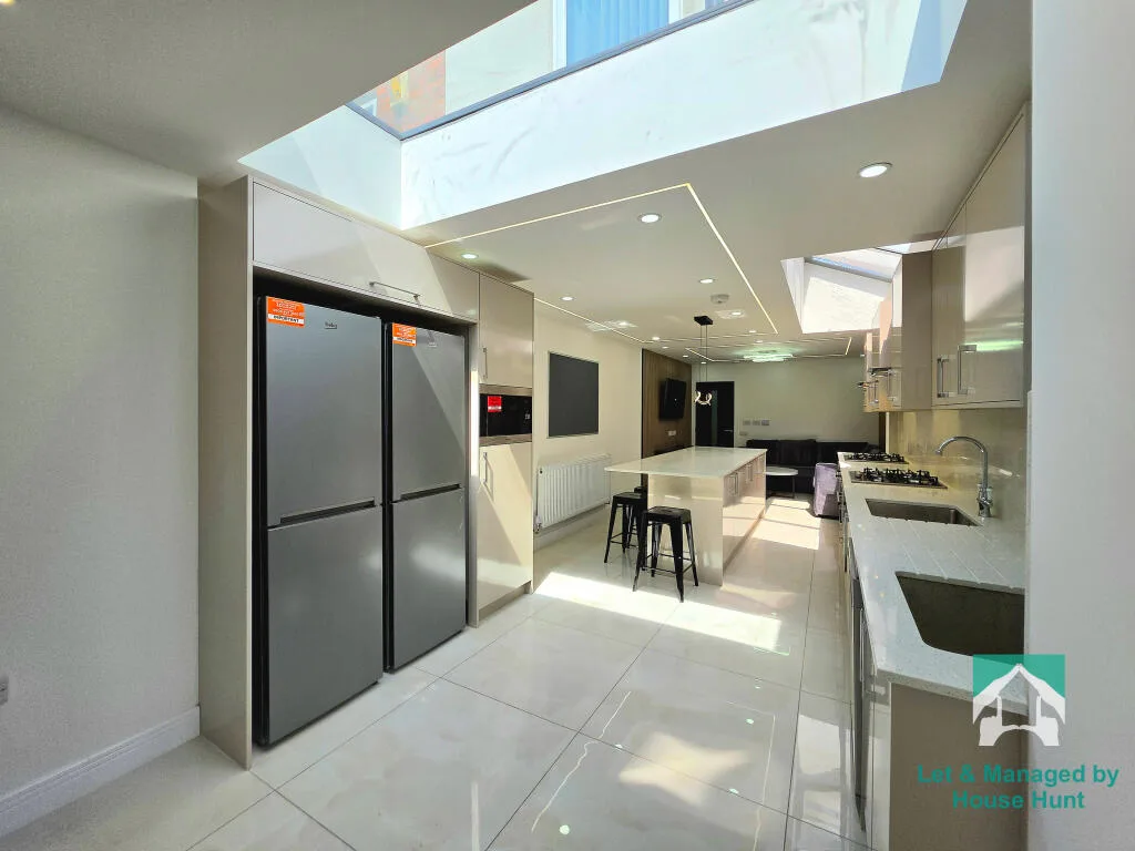 7 bedroom terraced house for rent