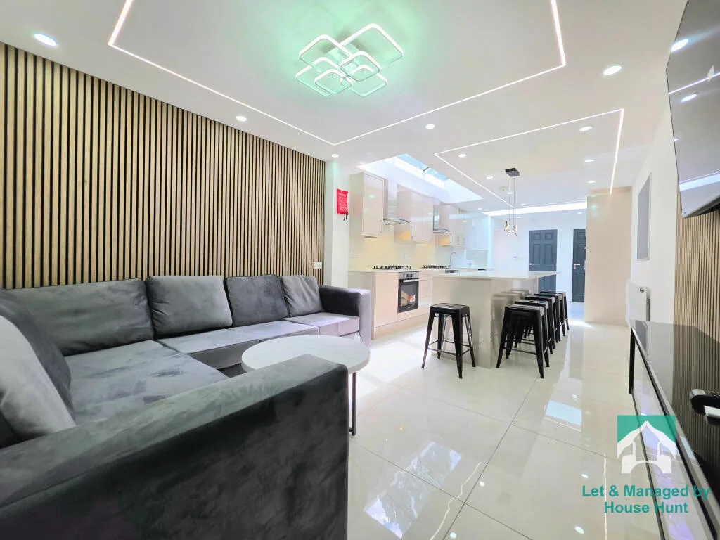7 bedroom terraced house for rent
