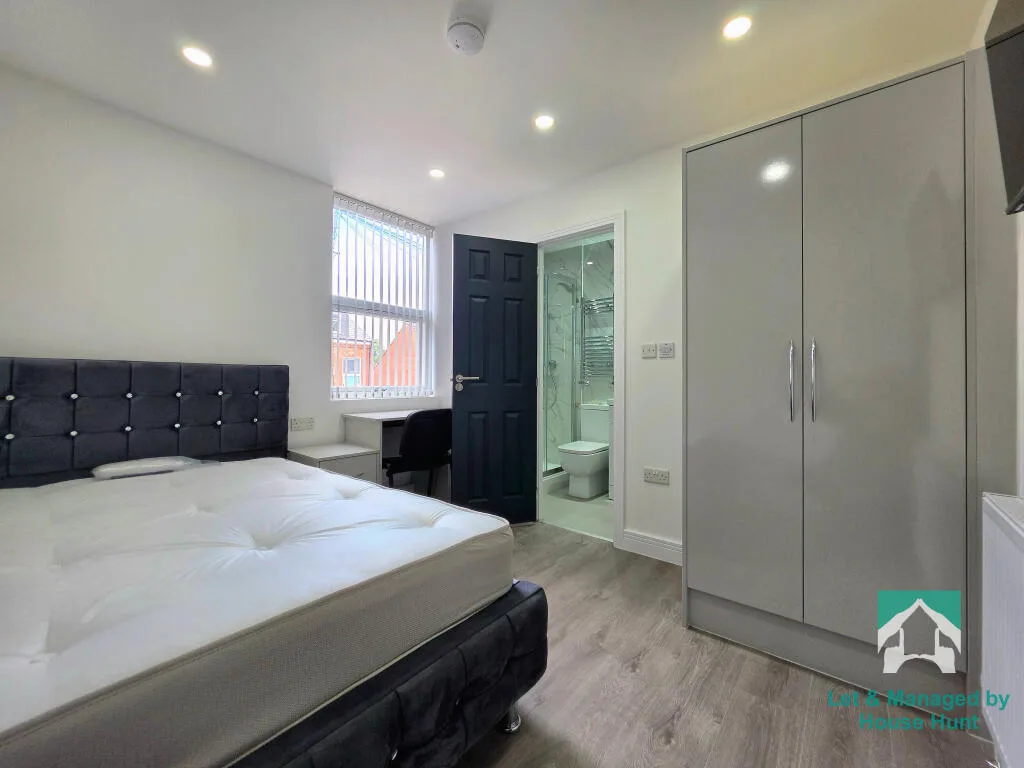 7 bedroom terraced house for rent