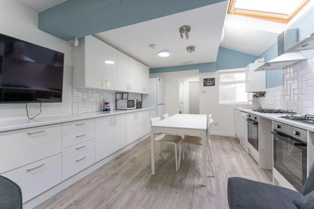 6 bedroom terraced house for rent