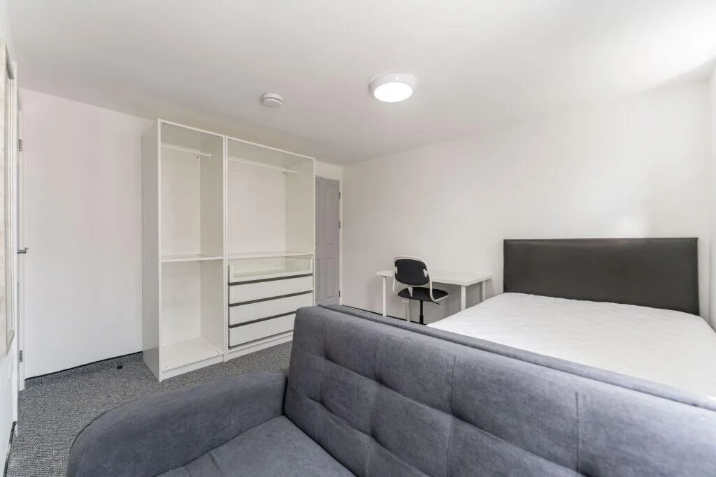 6 bedroom terraced house for rent