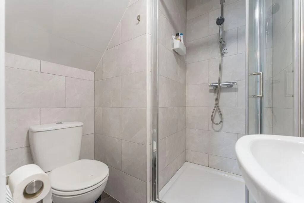 6 bedroom terraced house for rent