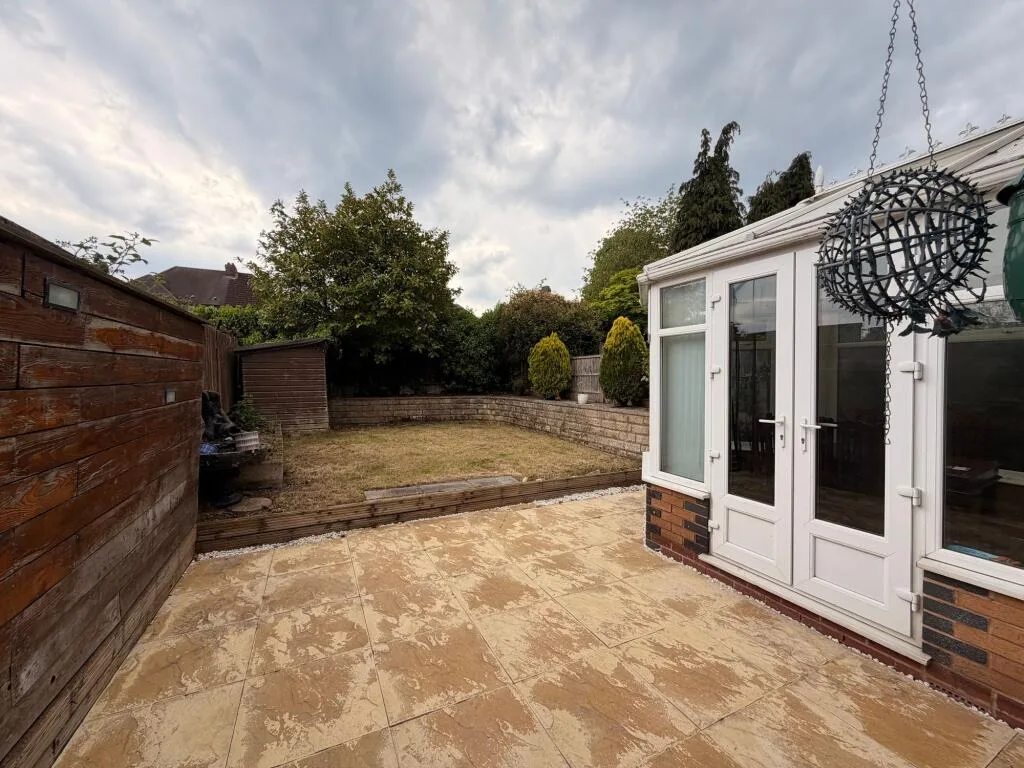 4 bedroom semi-detached house for rent