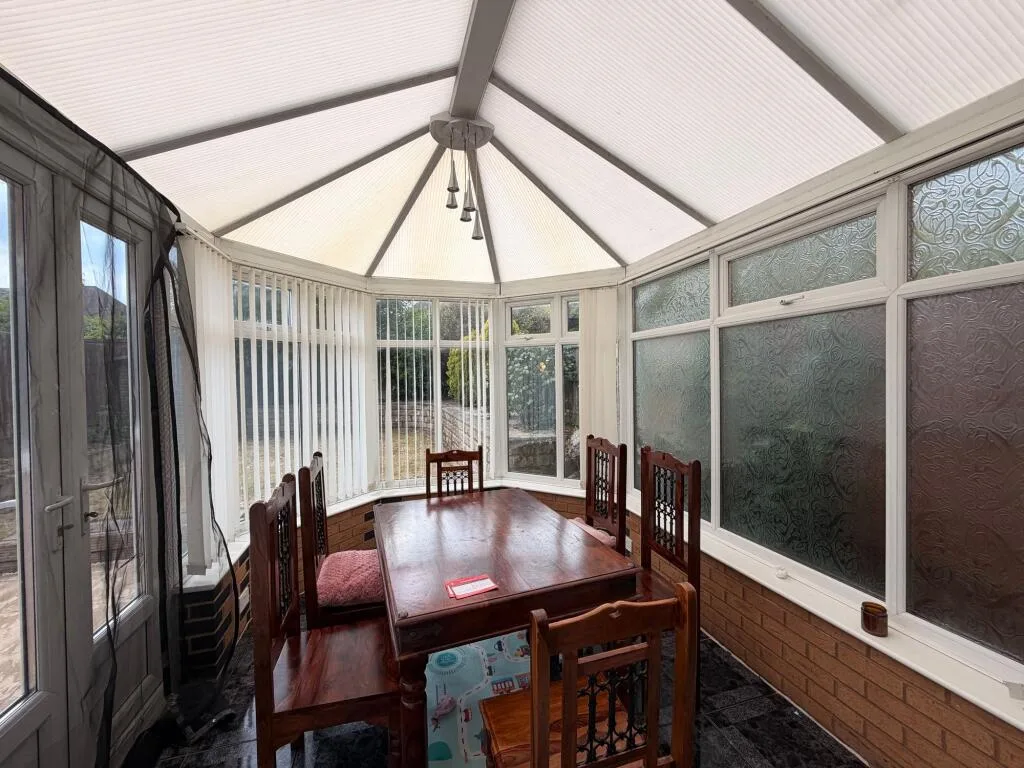 4 bedroom semi-detached house for rent
