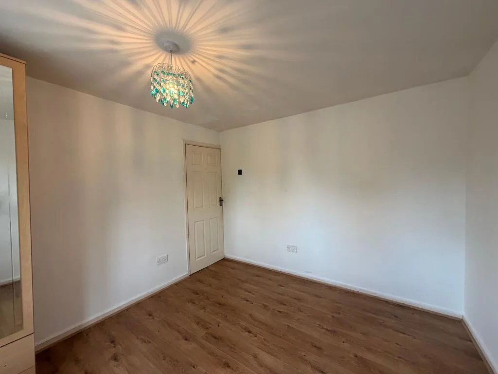 4 bedroom semi-detached house for rent