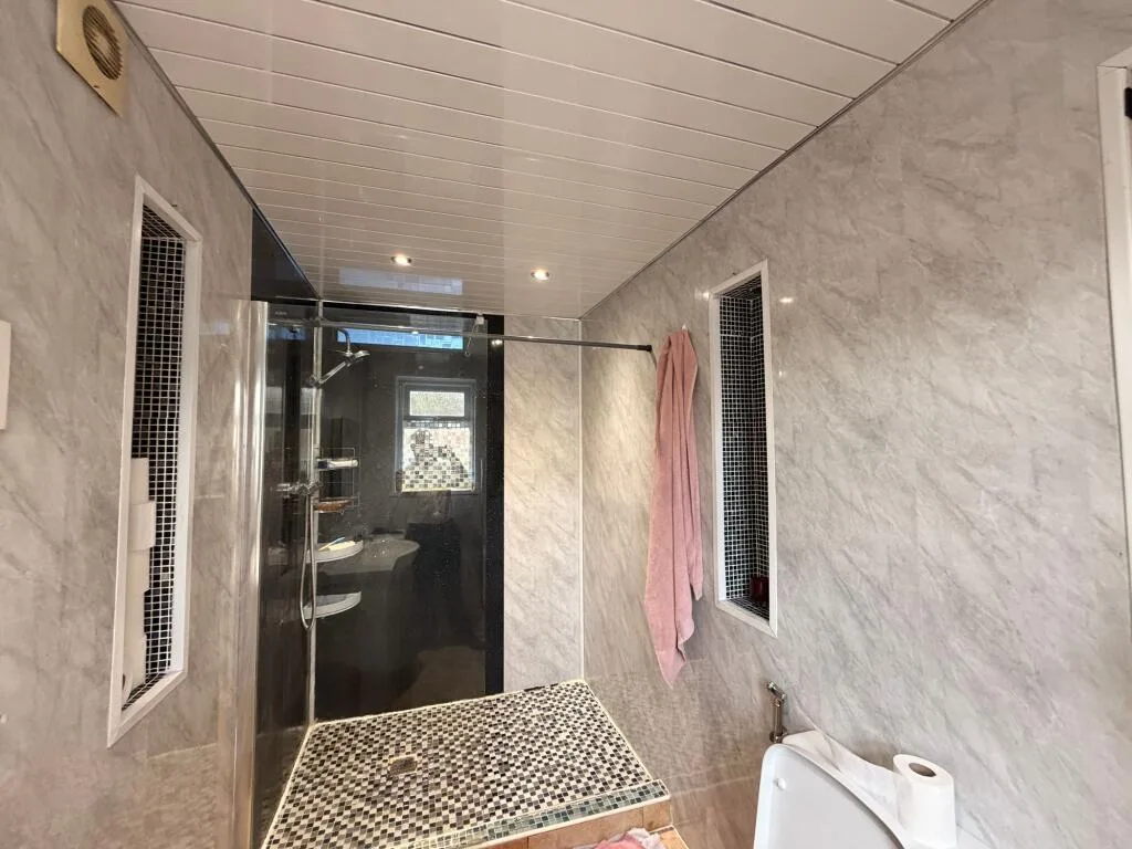 4 bedroom semi-detached house for rent