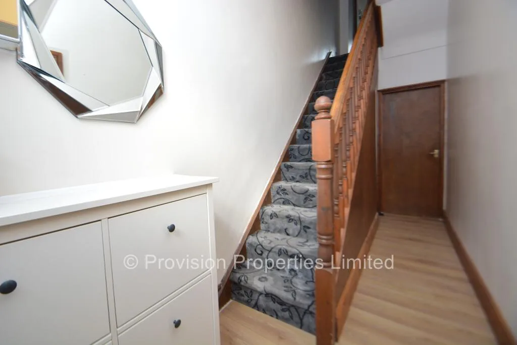 6 bedroom terraced house for rent