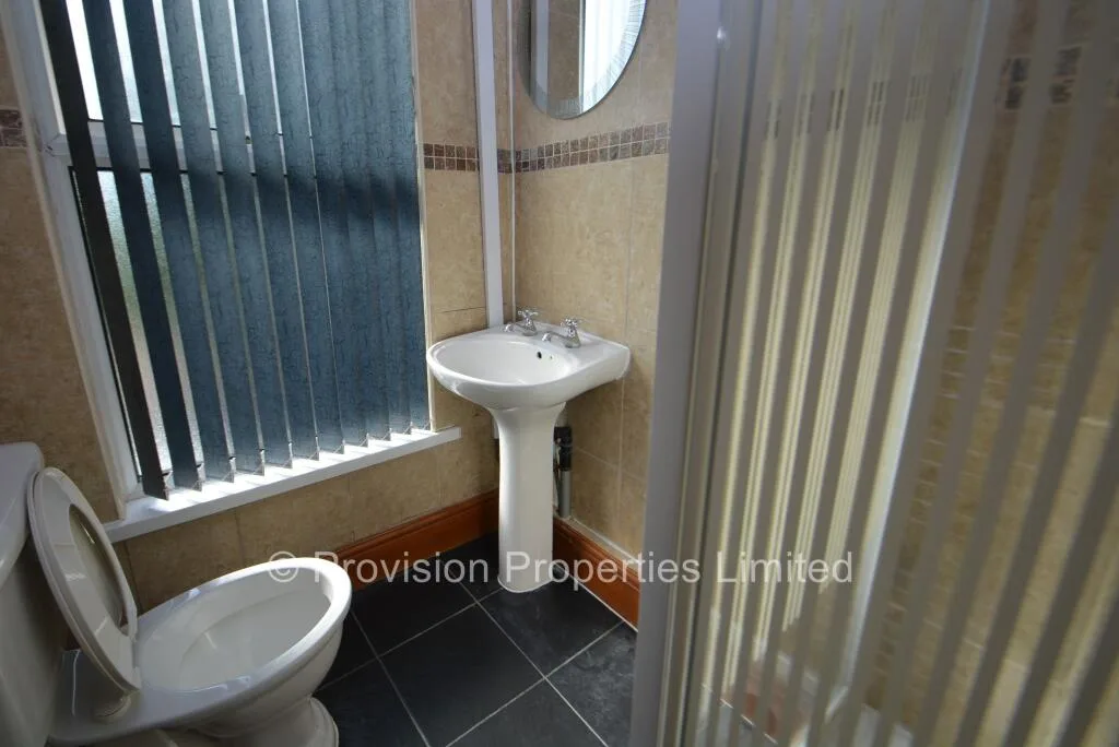 6 bedroom terraced house for rent