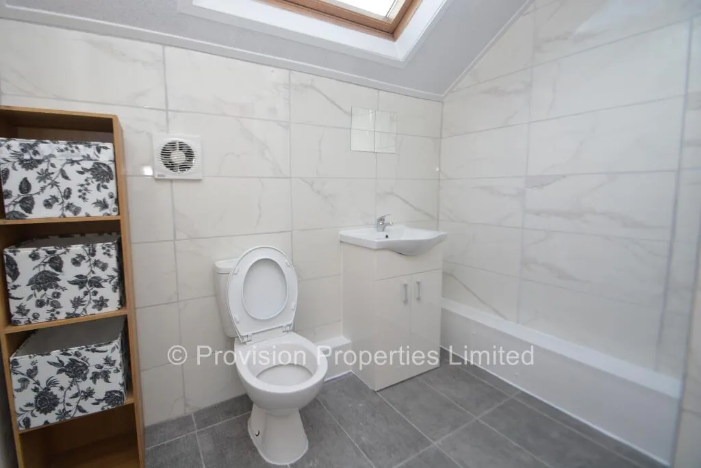 6 bedroom terraced house for rent