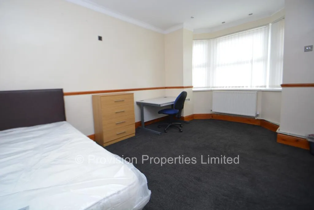 6 bedroom terraced house for rent