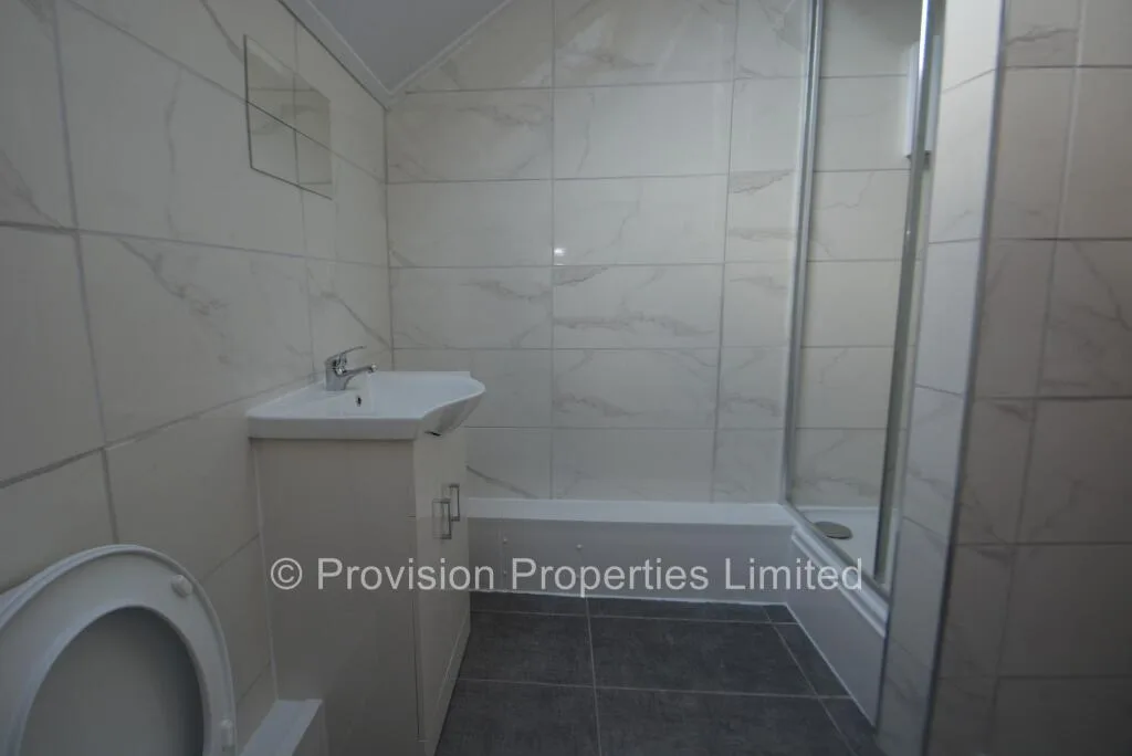6 bedroom terraced house for rent
